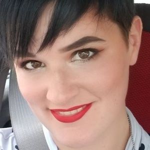 Meet your Posher, Logan